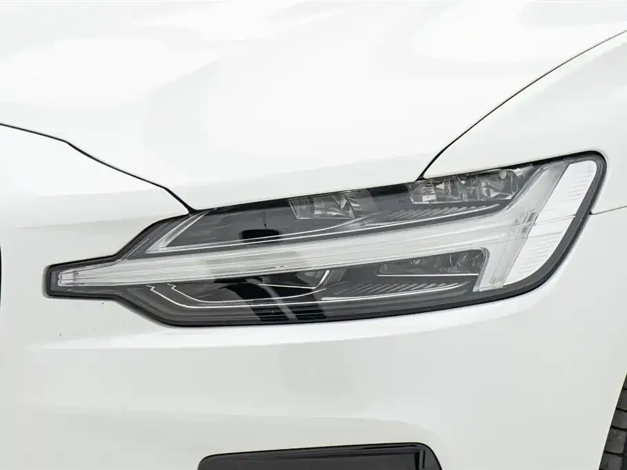 Volvo S60 — фото 2