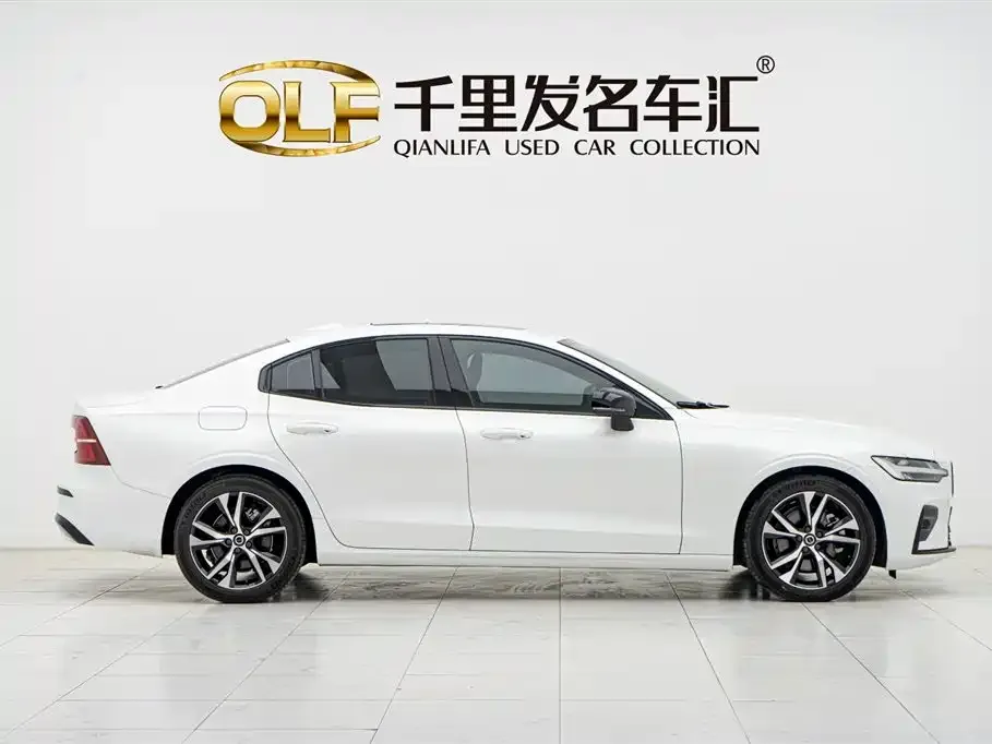 Volvo S60 — фото 10