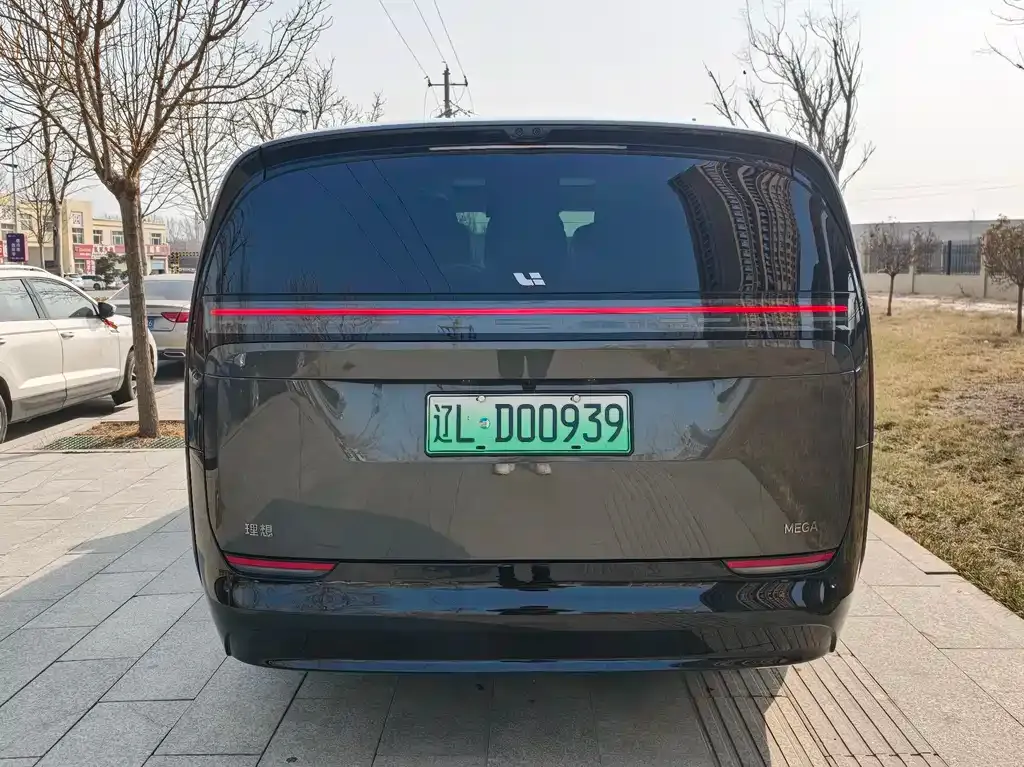 Li Auto MEGA — фото 6
