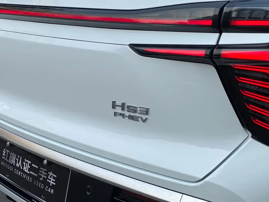Hongqi HS3 PHEV — фото 2