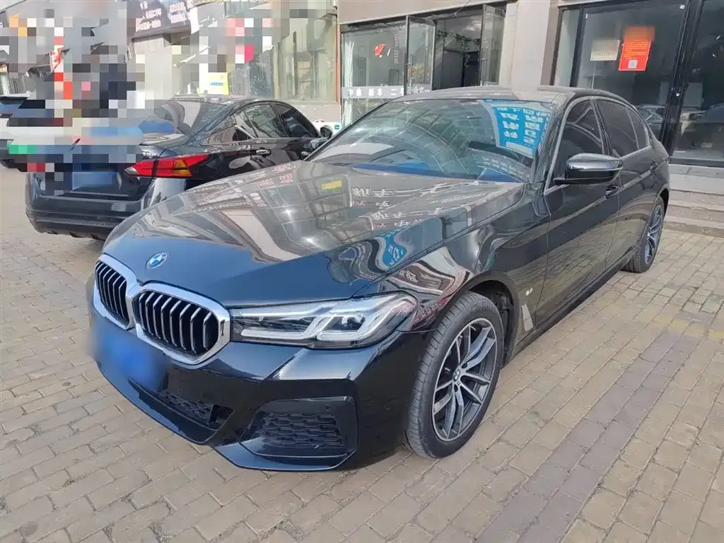 BMW 5 Series — фото 1