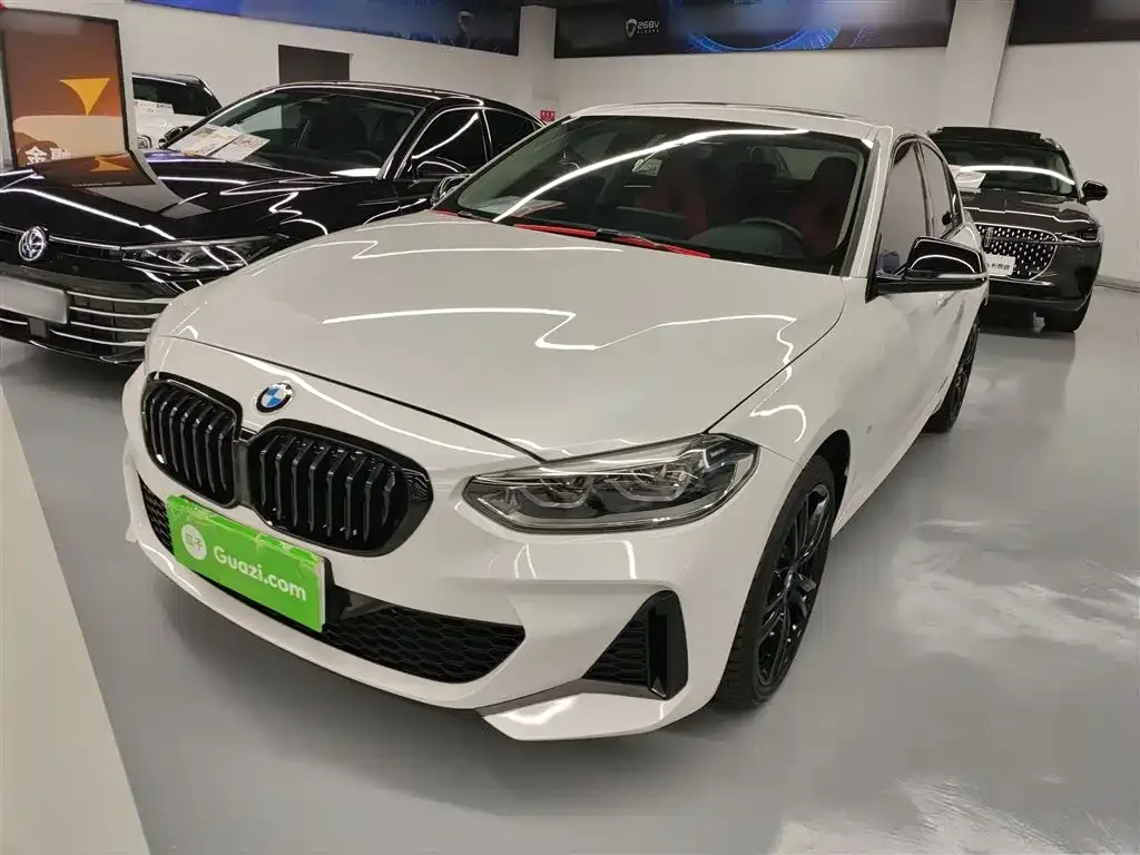 BMW 1 Series — фото 1