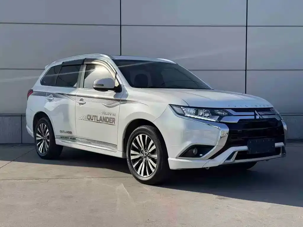 Mitsubishi Outlander — фото 2