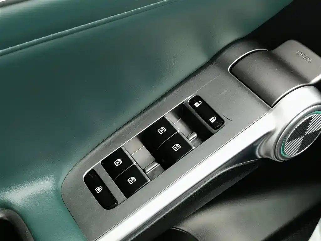 GAC Motor Shadow Cool — фото 10