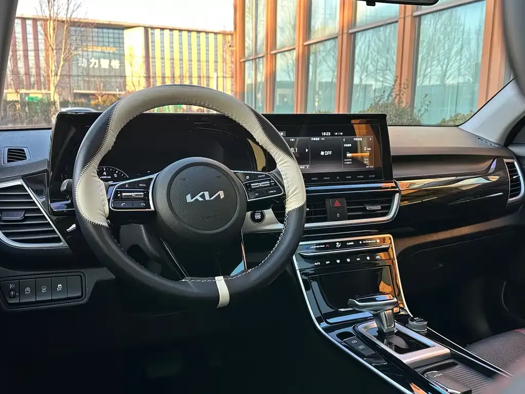 Kia KX3 — фото 3