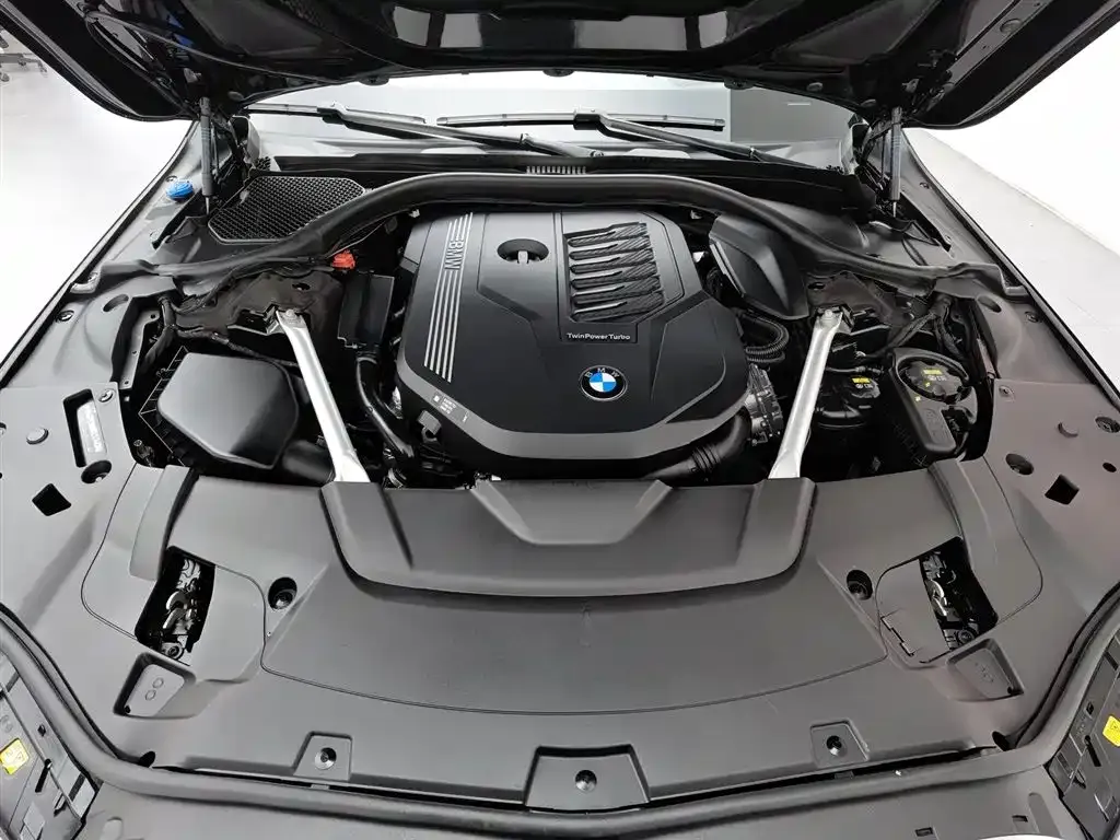 BMW 7 Series — фото 10