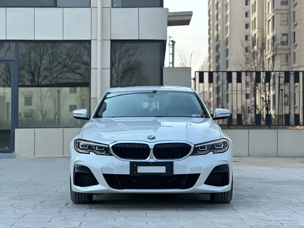 BMW 3 Series — фото 1