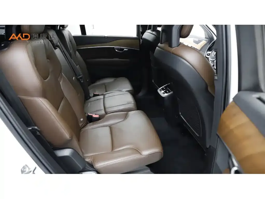 Volvo XC90 — фото 10