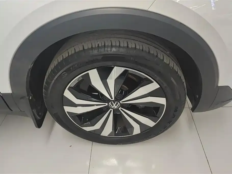 Volkswagen Tharu — фото 2