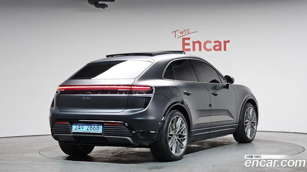 Porsche Macan — фото 7
