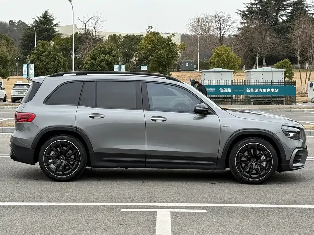 Mercedes-Benz GLB AMG — фото 7