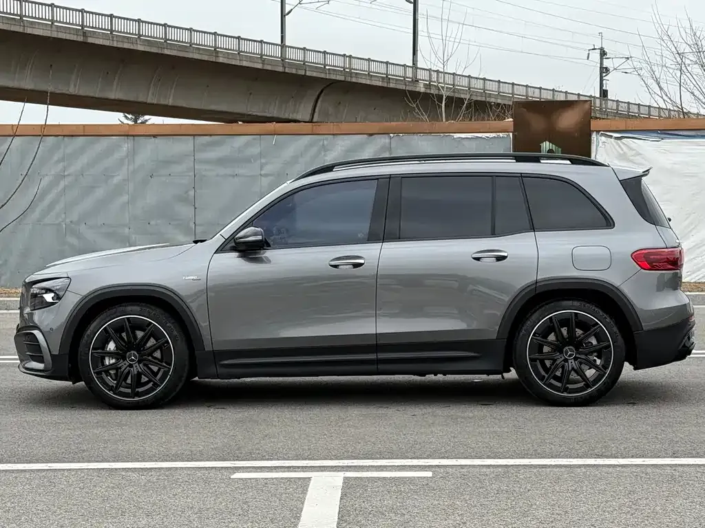 Mercedes-Benz GLB AMG — фото 10