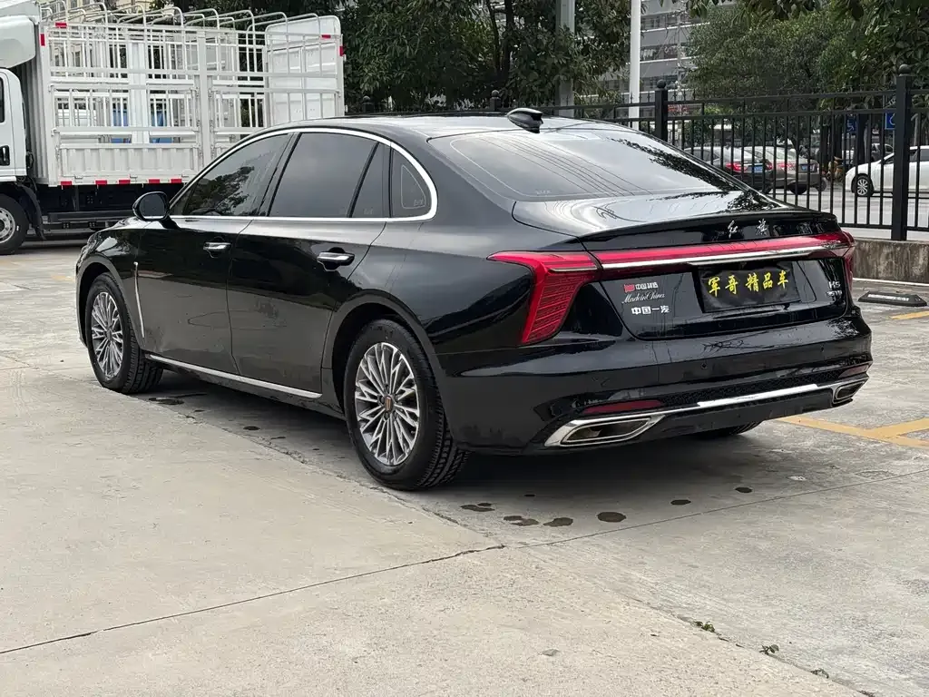 Hongqi H5 — фото 6