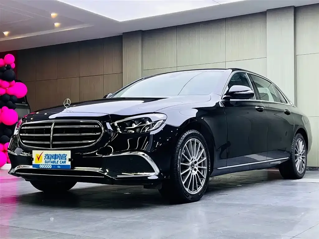 Mercedes-Benz E-Class — фото 1