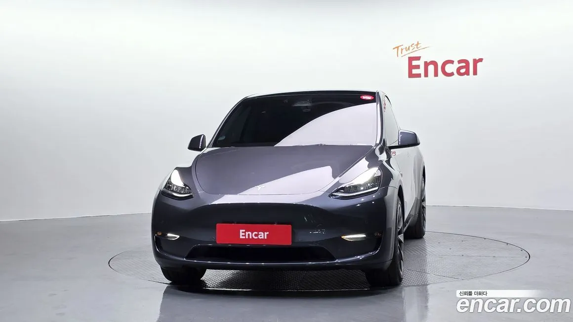 Tesla Model Y — фото 6