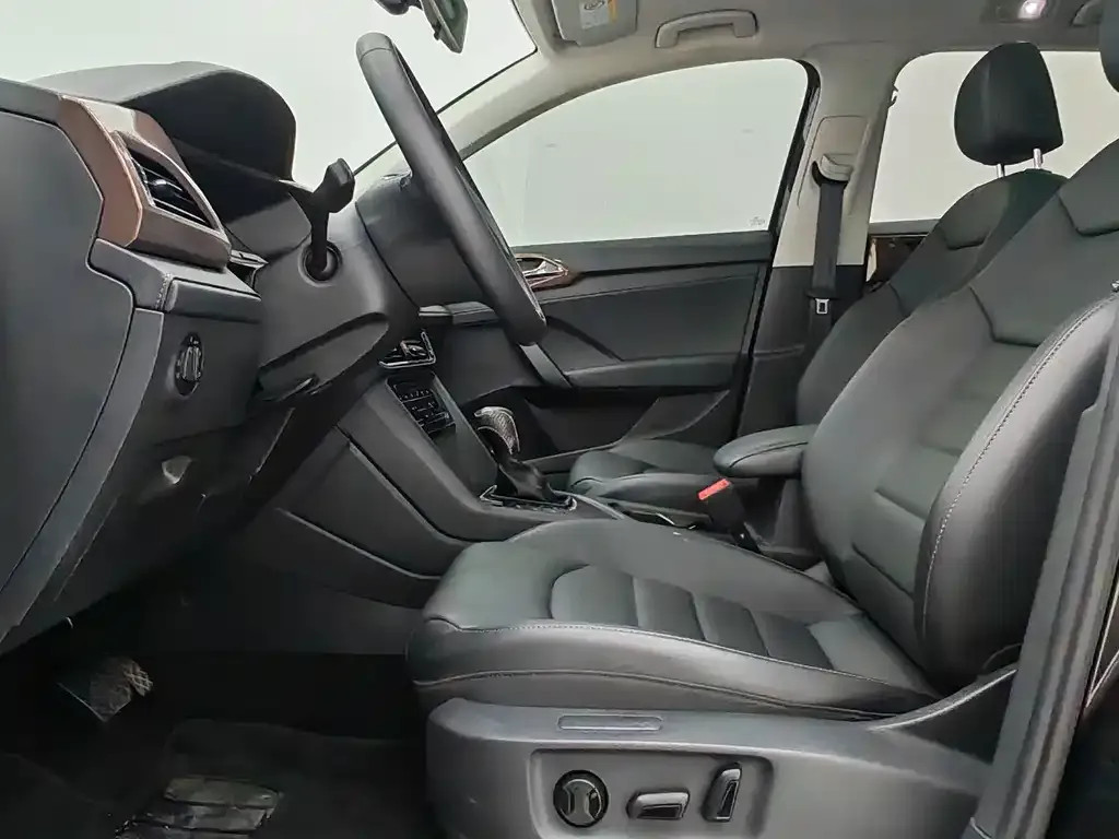 Volkswagen Tharu — фото 5
