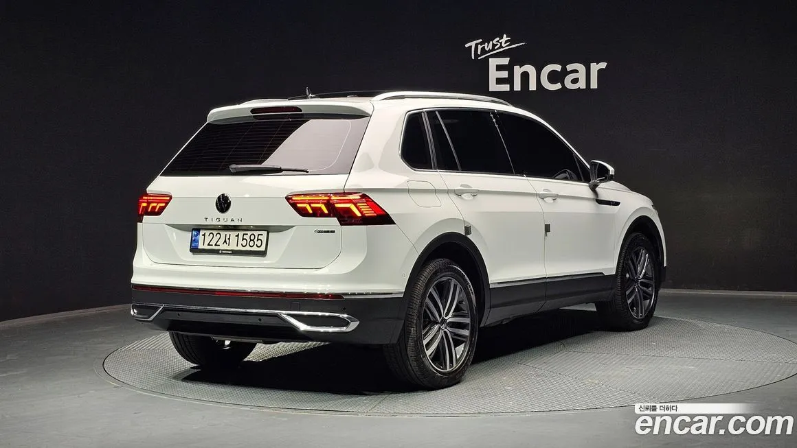 Volkswagen Tiguan — фото 4