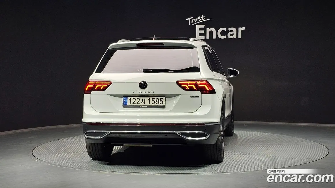Volkswagen Tiguan — фото 7
