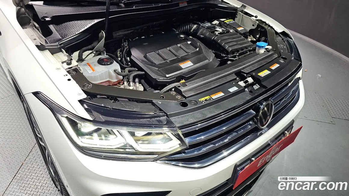 Volkswagen Tiguan — фото 9