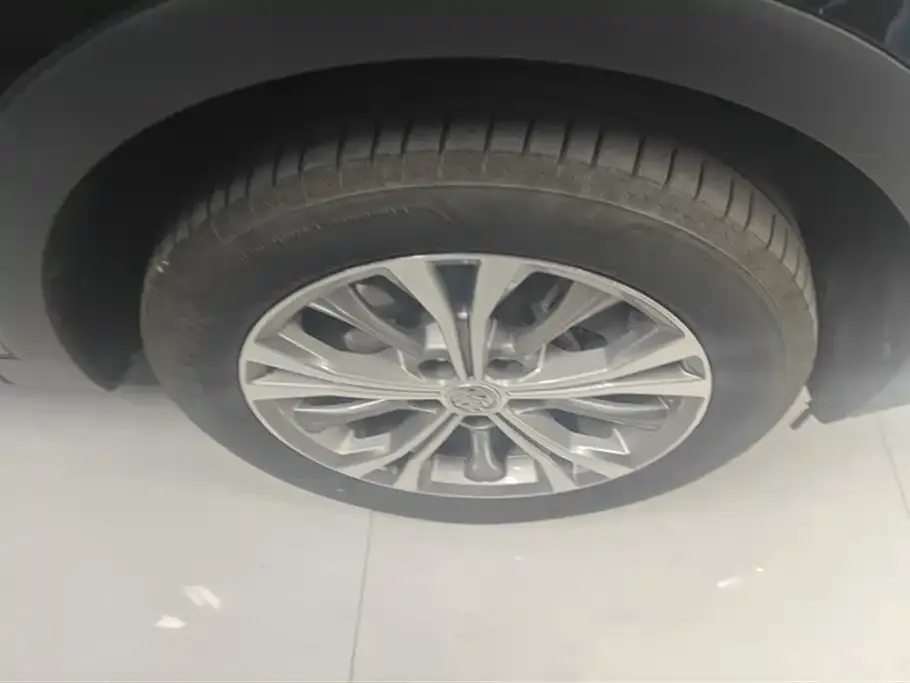 Buick Envision Plus — фото 10