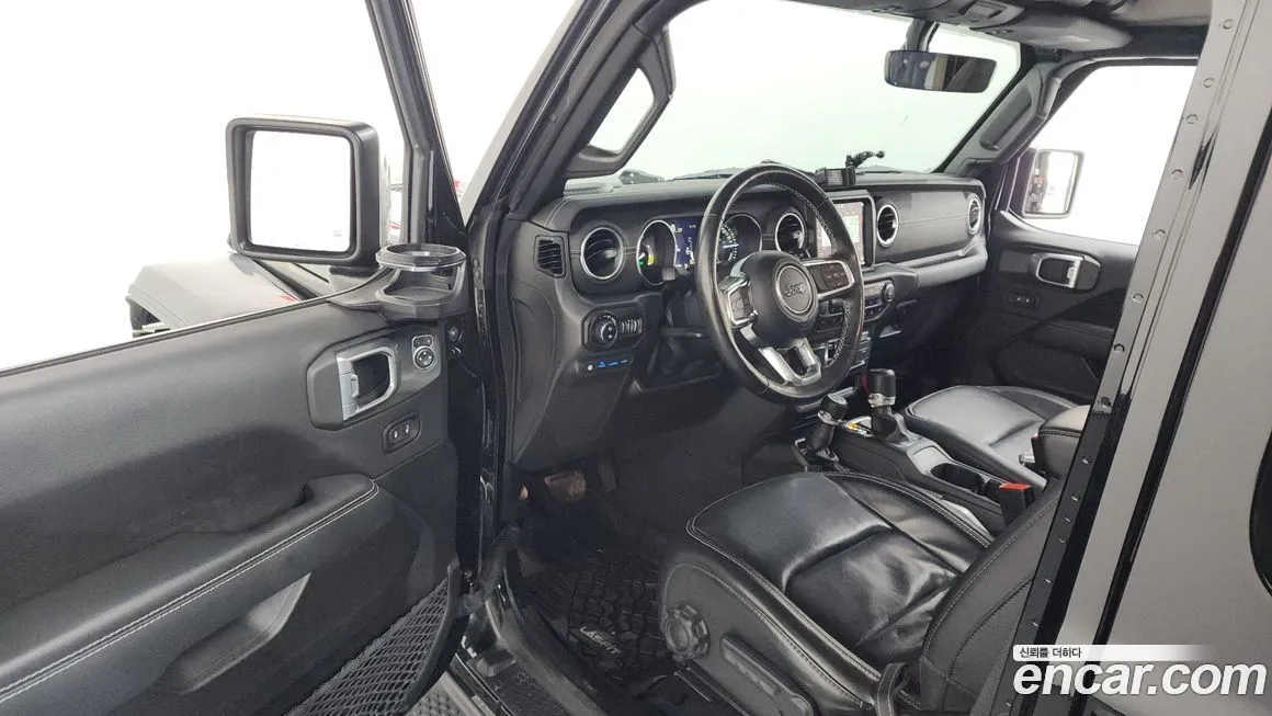 Jeep Wrangler — фото 6