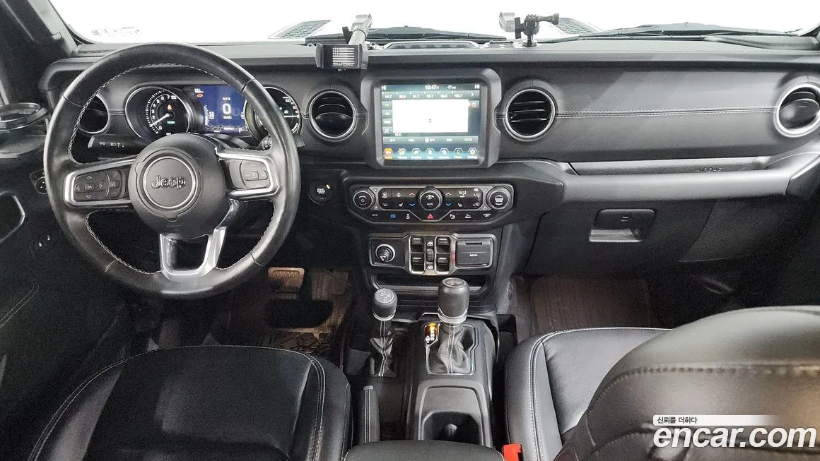 Jeep Wrangler — фото 10