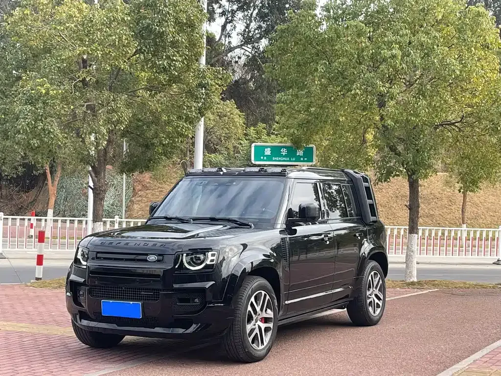 Land Rover Defender — фото 1