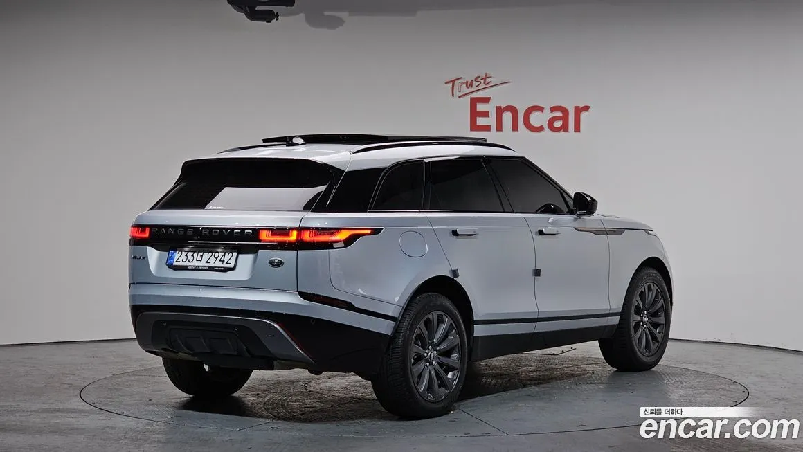 Land Rover Range Rover Velar — фото 5