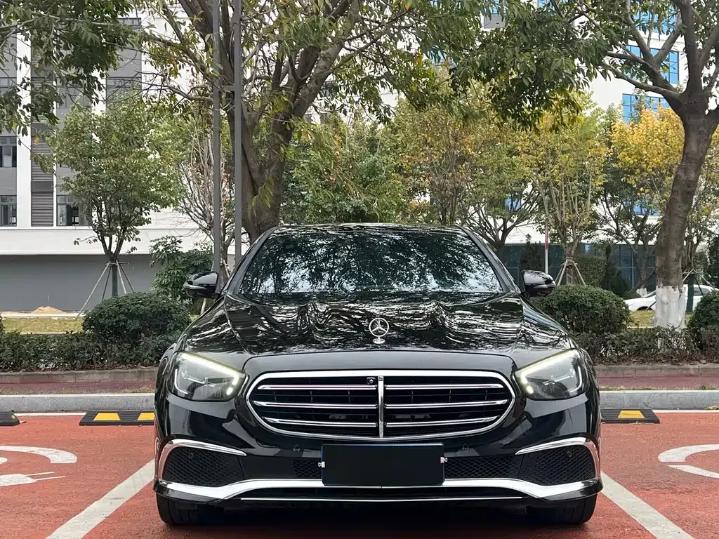 Mercedes-Benz E-Class — фото 9