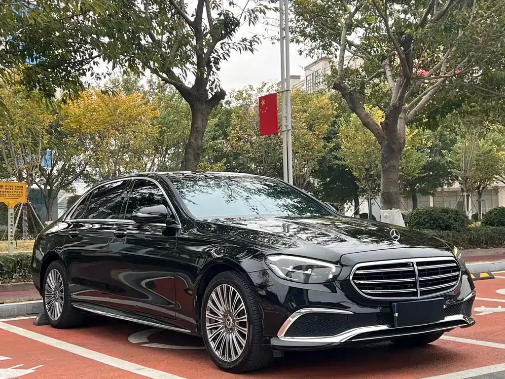 Mercedes-Benz E-Class — фото 10