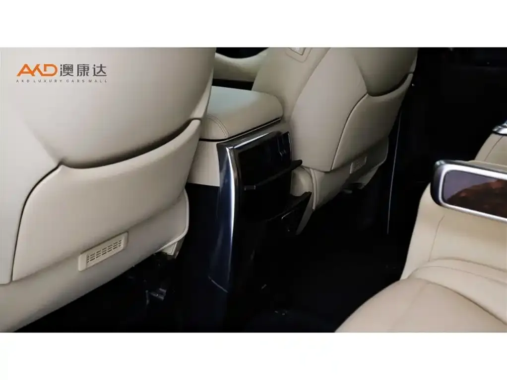 Toyota Alphard — фото 3