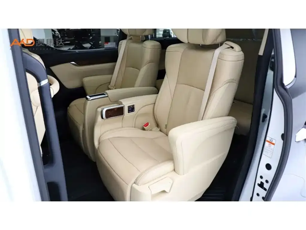 Toyota Alphard — фото 6