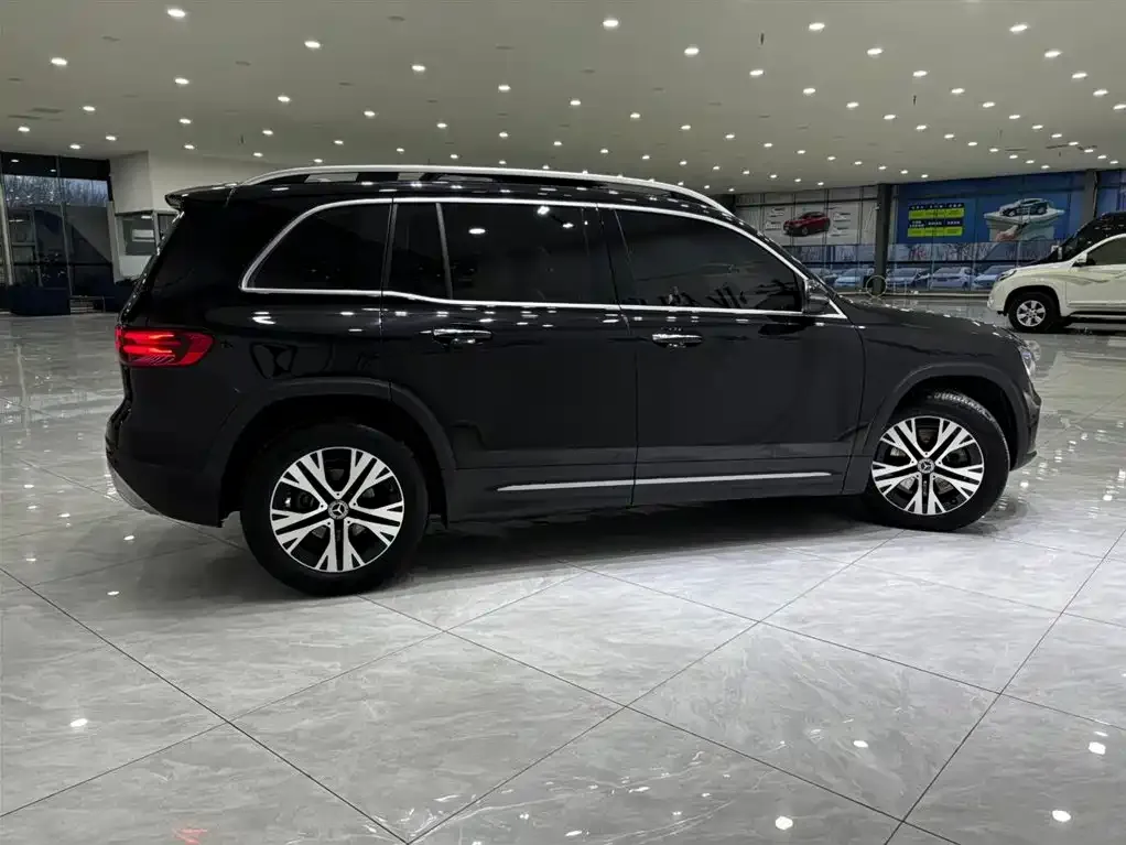 Mercedes-Benz GLB — фото 6