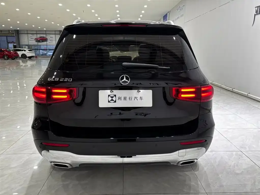 Mercedes-Benz GLB — фото 2
