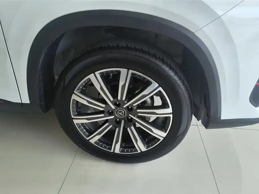 Changan CS75PLUS — фото 2
