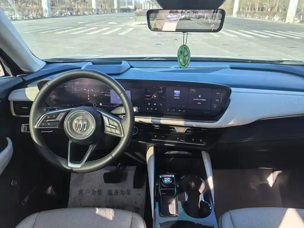 Buick Envision Plus — фото 8