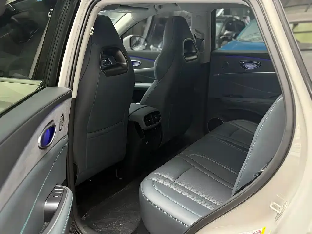 BYD Hiace 07 DM-i — фото 8