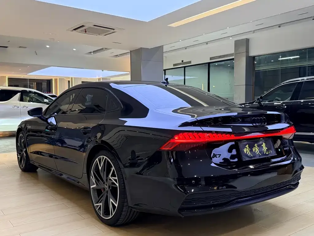 Audi A7L — фото 6