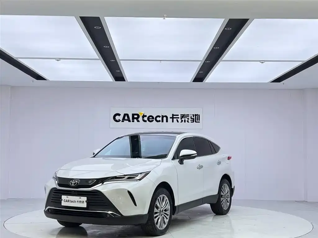 Toyota Harrier — фото 1