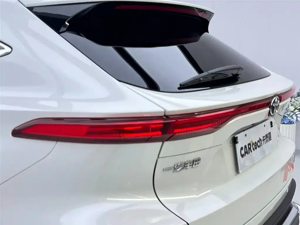 Toyota Harrier — фото 4