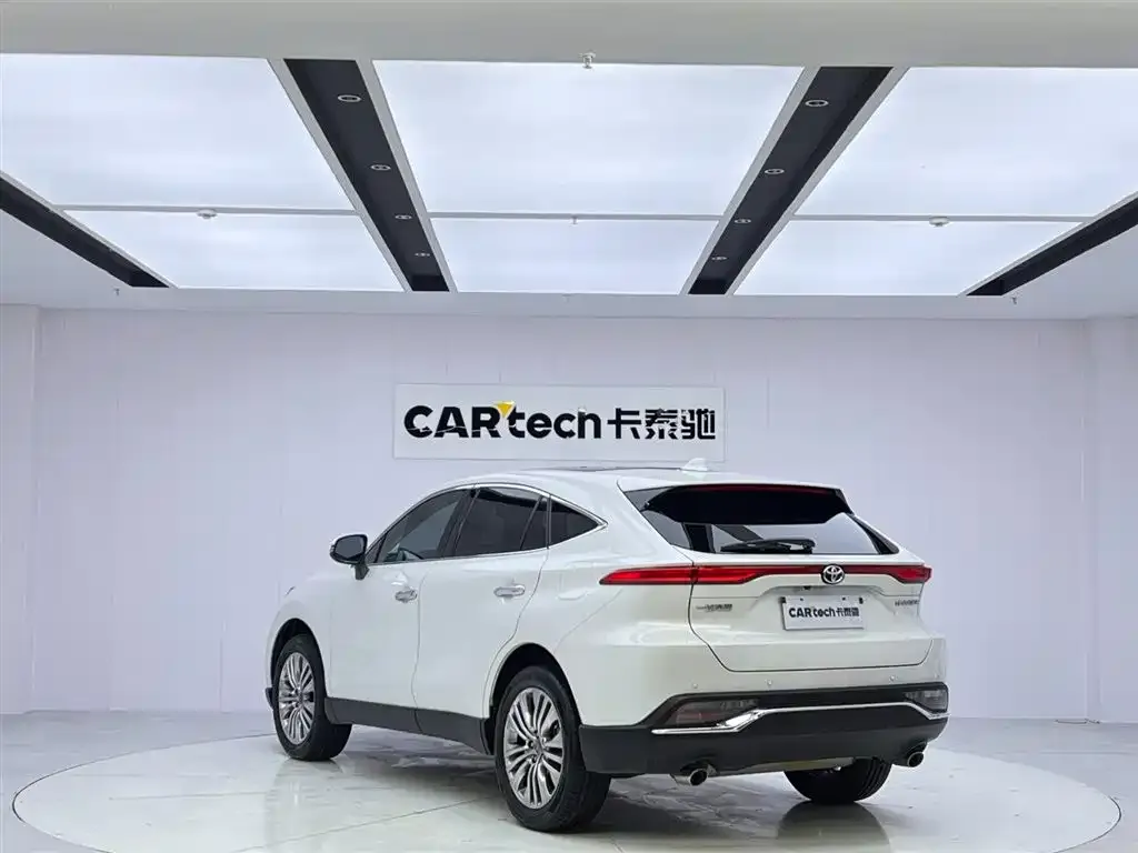 Toyota Harrier — фото 2