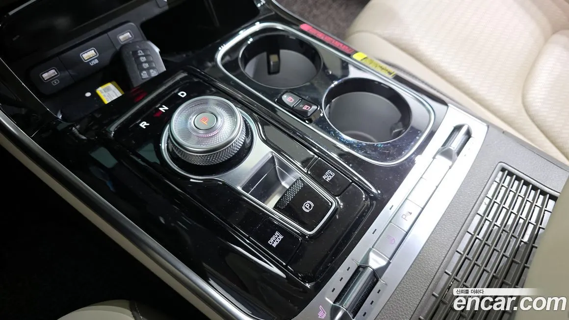 Kia Carnival — фото 10