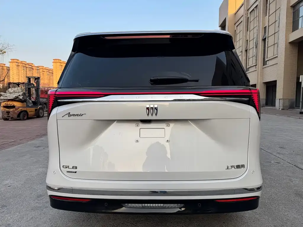 Buick GL8 Hybrid — фото 7