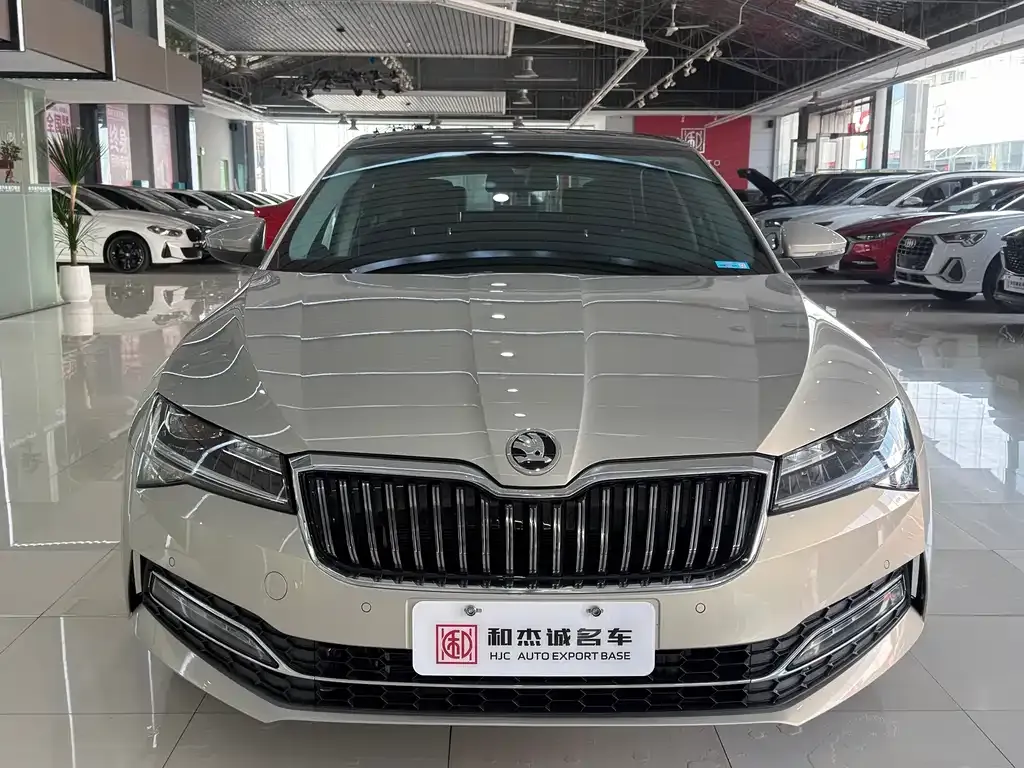 Skoda Superb — фото 3