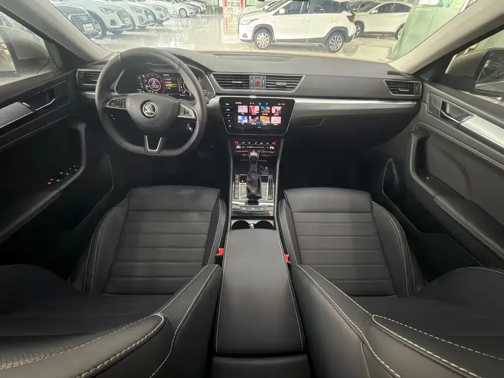 Skoda Superb — фото 6