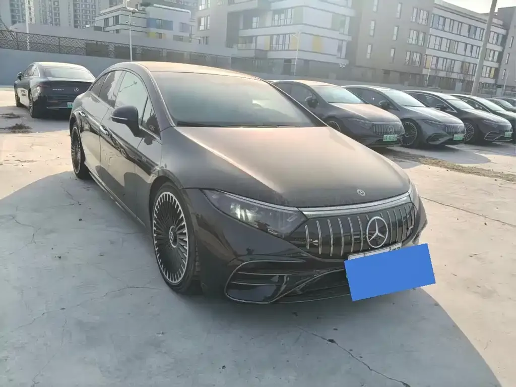 Mercedes-Benz EQS AMG — фото 9