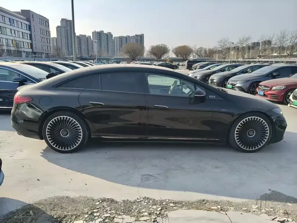 Mercedes-Benz EQS AMG — фото 4