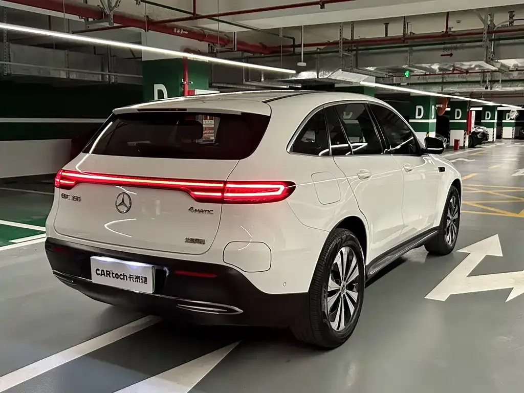 Mercedes-Benz EQC — фото 7