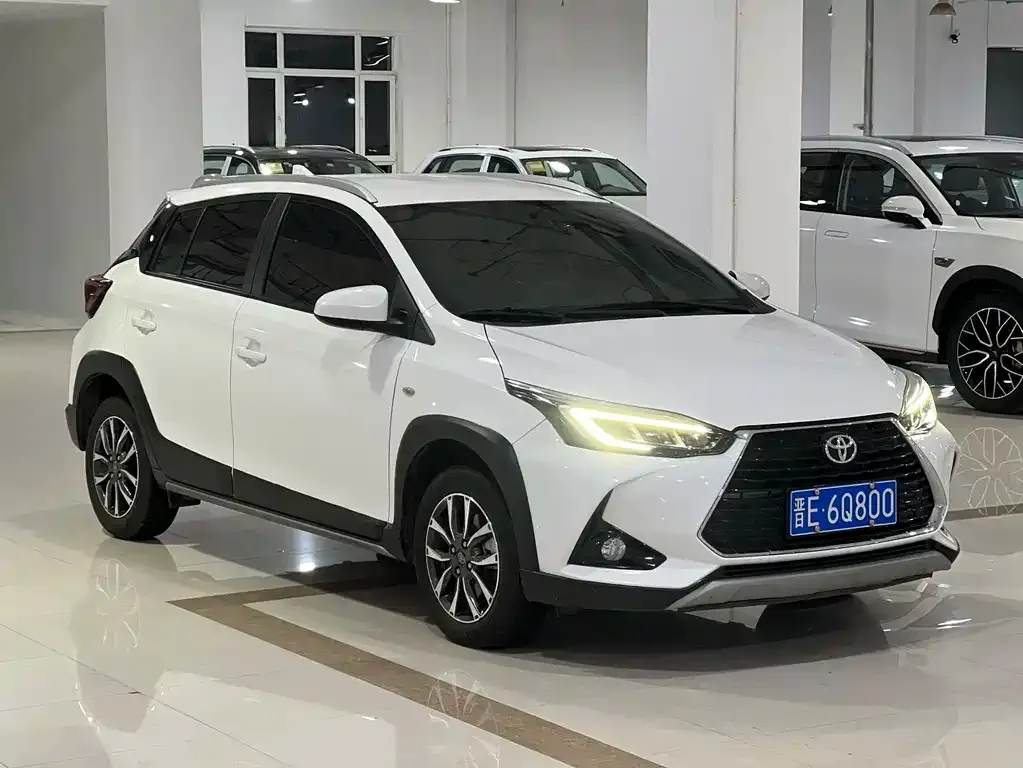 Toyota Yaris L — фото 6
