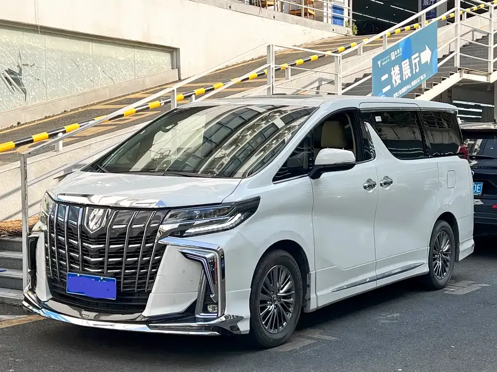 Toyota Vellfire — фото 10